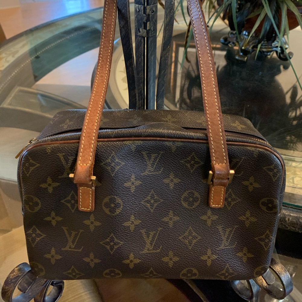 Louis Vuitton Small Cite MM Bag - Picture 6 of 8